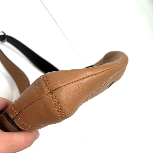 Vintage Coach Soho Buckle Flap Tan Leather Small Shoulder Hobo Bag 12300 Y2K - Picture 7 of 12